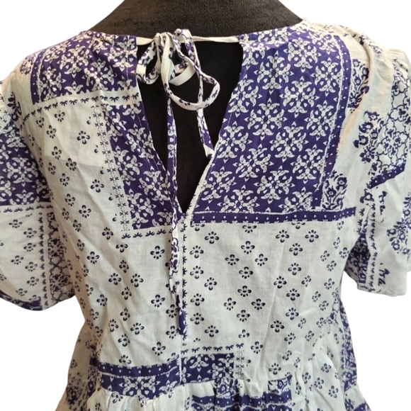 NWT Forever 21 Women's Blue and White Patterned Top Med - Picture 7 of 7